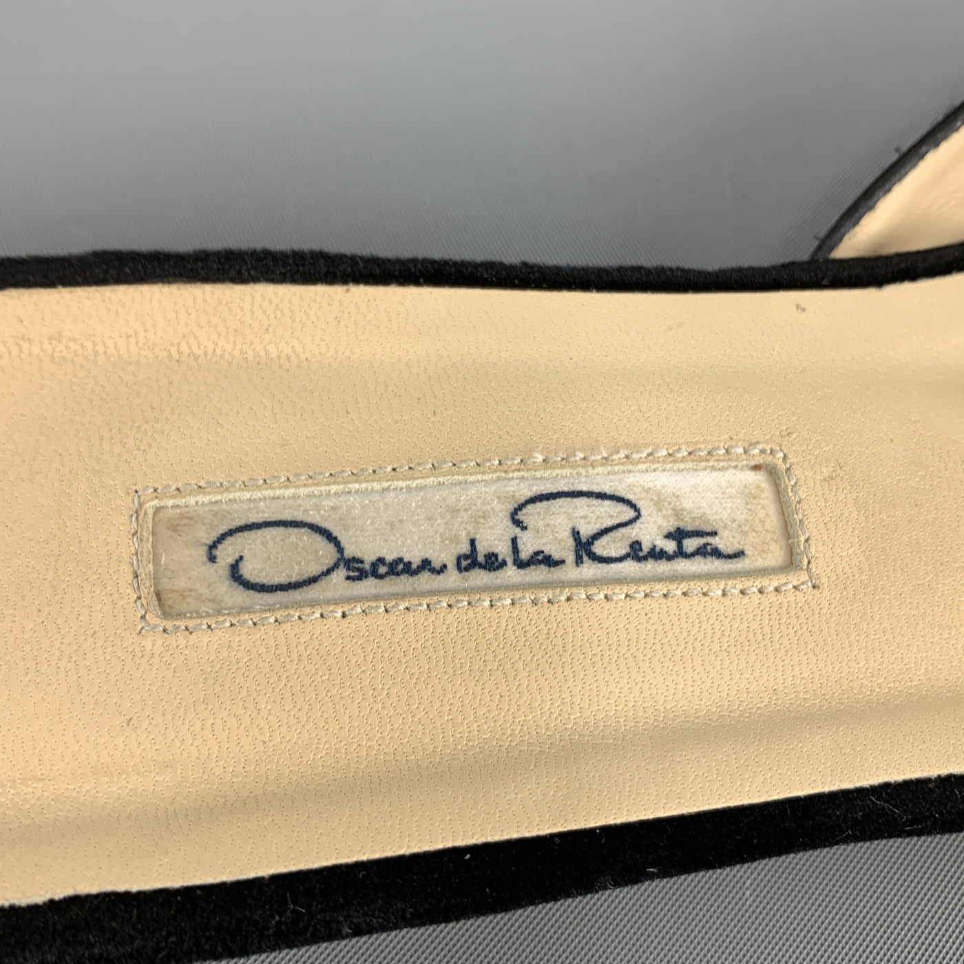 OSCAR DE LA RENTA Size 10 Black Emboidered Velvet  Mule Flats