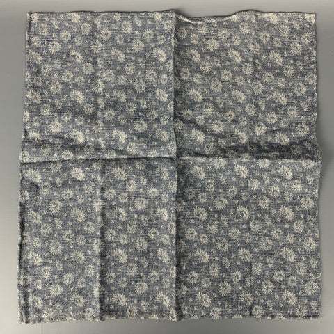 BRUNELLO CUCINELLI Pañuelo de bolsillo de lino/algodón floral índigo y blanco