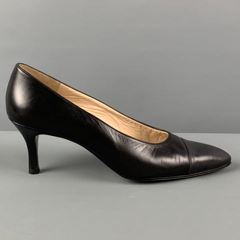 CHANEL Talla 7.5 Zapatos de tacón con punta de cuero negro