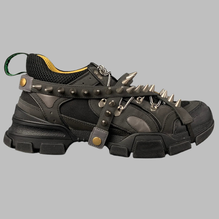 GUCCI Taille 11 Baskets noires Flashtrek Spikes en toile et garniture en cuir