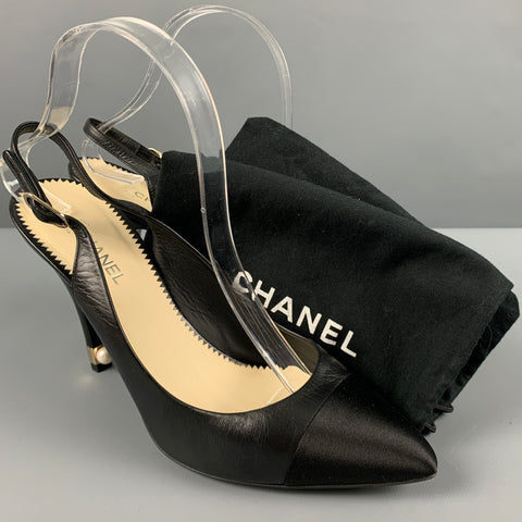 CHANEL Talla 9 Zapatos de tacón con tira trasera de cuero negro