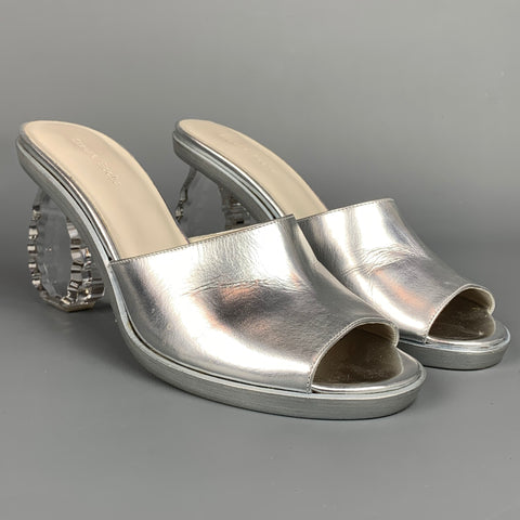 SIMONE ROCHA Sandalias tipo mule con tacón tallado en cuero plateado talla 8