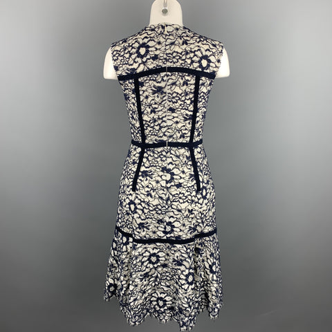 CAROLINA HERRERA Size 2 Navy & White Lace Cotton Blend Sheath Dress