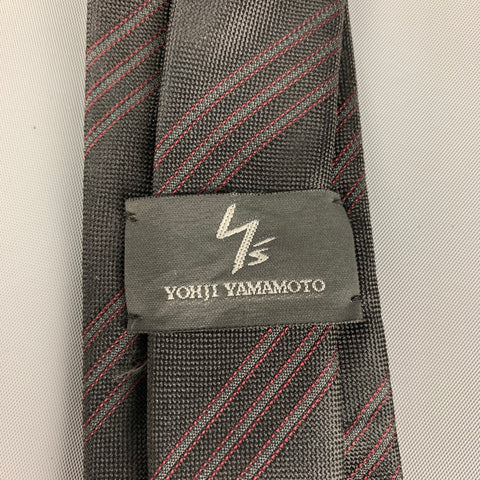 YOHJI YAMAMOTO Black Red Diagonal Stripe Silk Tie