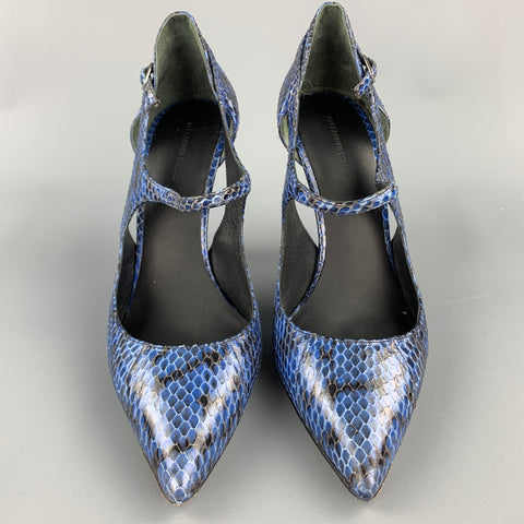 ALEXANDER WANG Inka Talla 8.5 Zapatos de tacón de cuero con relieve azul y negro