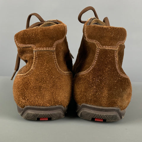 PRADA Baskets montantes en daim marron taille 10