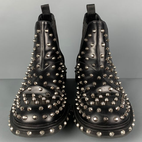 PRADA Taille 10,5 Bottines Chelsea en cuir clouté noir