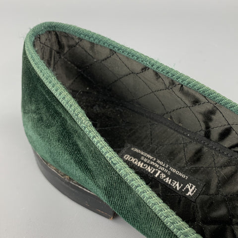 NEW & LINGWOOD Size 8 Green Velvet Slippers Loafers