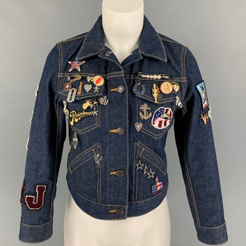 MARC JACOBS Chaqueta estilo sirena con lentejuelas y dijes de alfiler en denim índigo talla S