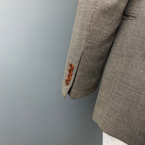 JOHN VARVATOS Size 48 Brown & White Houndstooth Virgin Wool Sport Coat