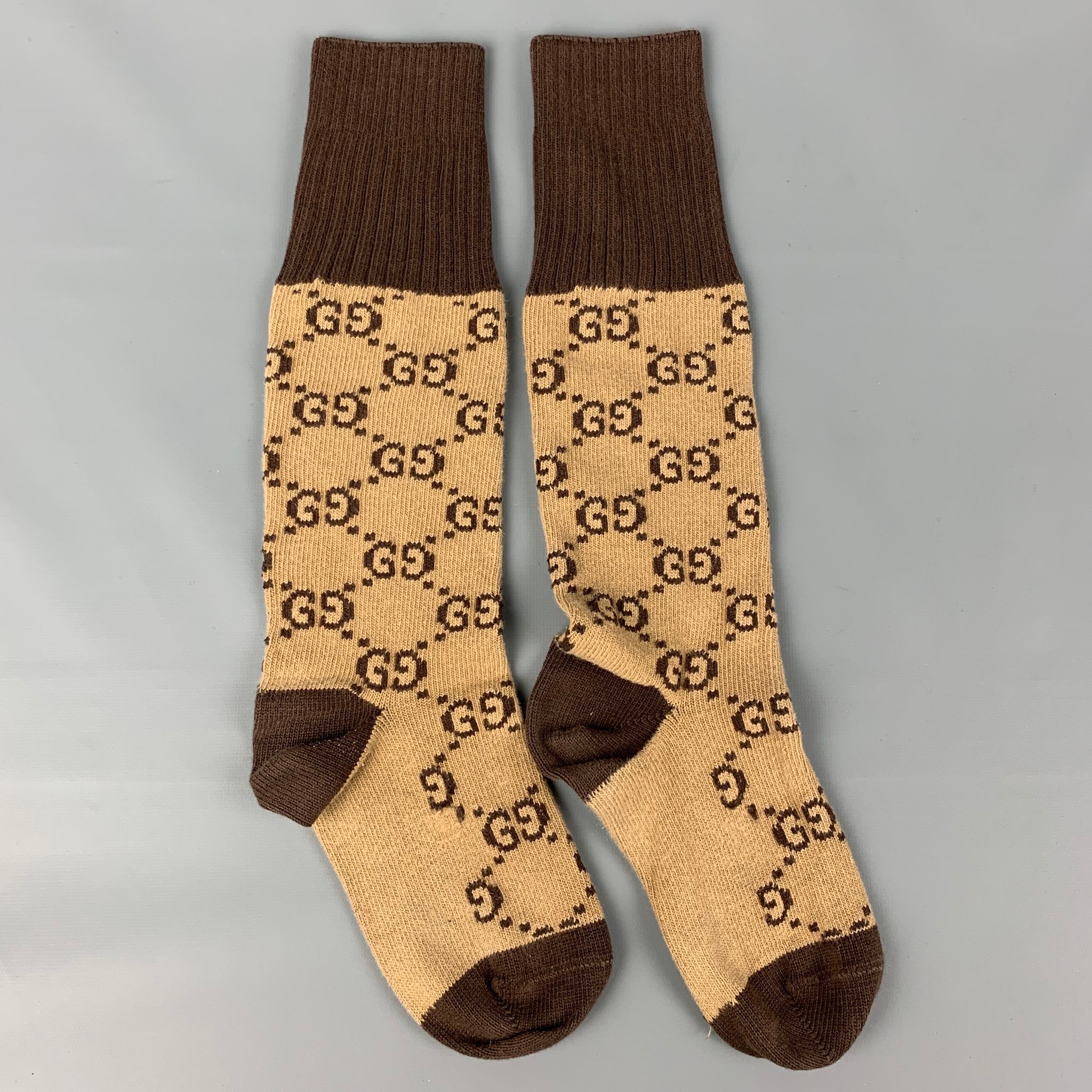 GUCCI Brown Beige Monogram Cotton Blend Socks – Sui Generis