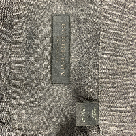 BURBERRY PRORSUM Automne 2010 L Chemise à manches longues boutonnée en coton gris