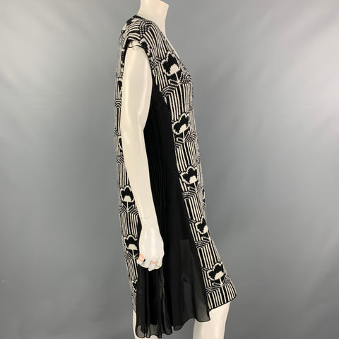 PRADA Fall '21 Size 2 Black & Off White Floral Crepe Wool / Silk Knitted V-Neck Dress
