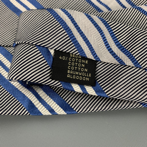 ERMENEGILDO ZEGNA Cravate en soie / coton à rayures diagonales bleues et blanches