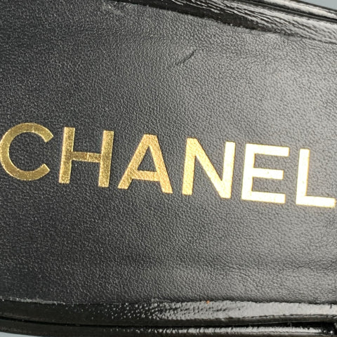 CHANEL Talla 10.5 Sandalias con plataforma de charol negro