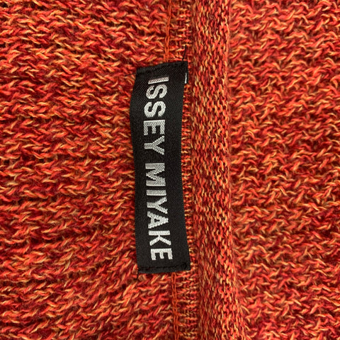 ISSEY MIYAKE Size M Red Orange Knit Crew-Neck Pullover