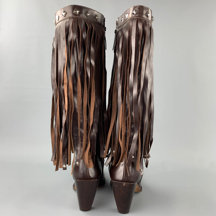 DONALD J PLINER Talla 10 Botas de punta puntiaguda con flecos y tachuelas de cuero marrón