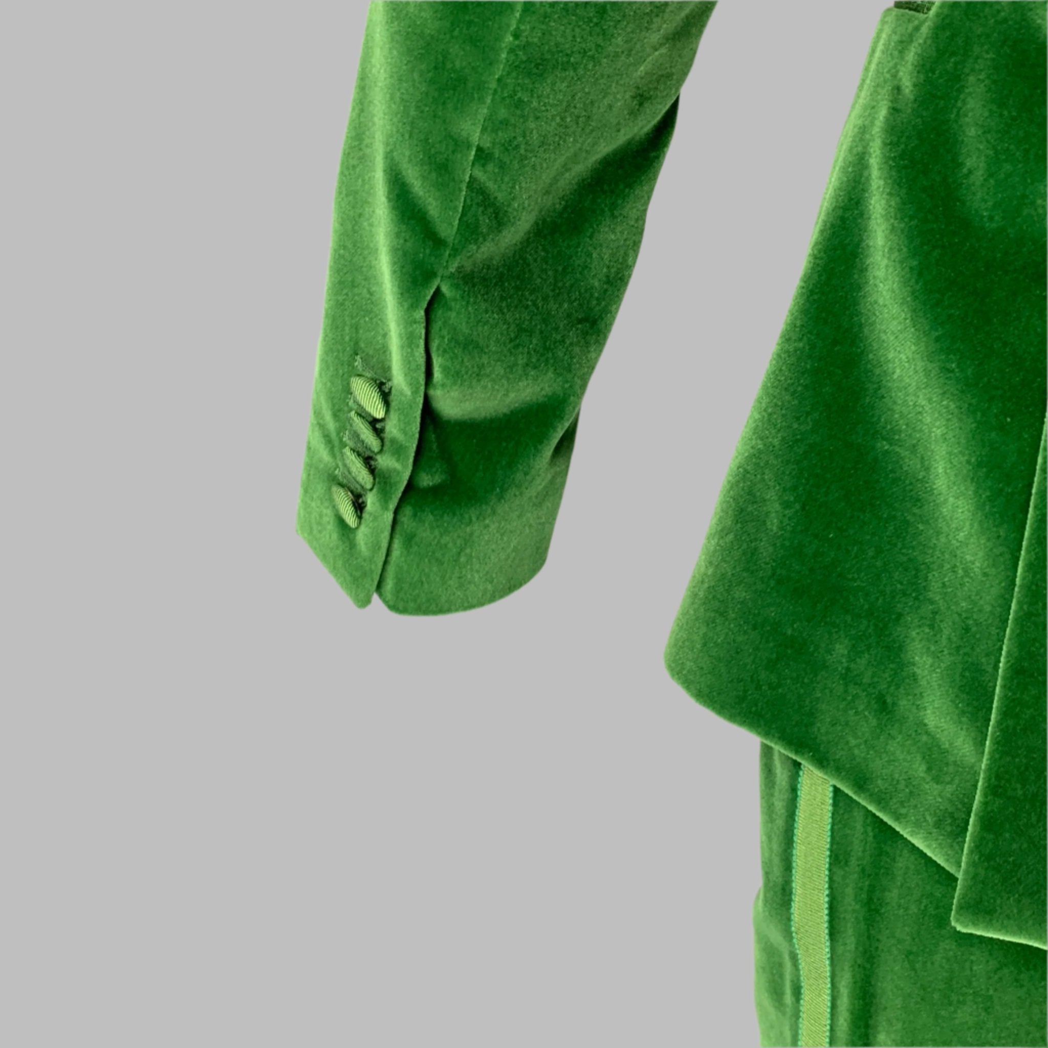 DOLCE & GABBANA Size 36 R Green Velvet Double Breasted Shawl DOLCE & GABBANA Size 36 R Green Velvet Double Breasted Shawl