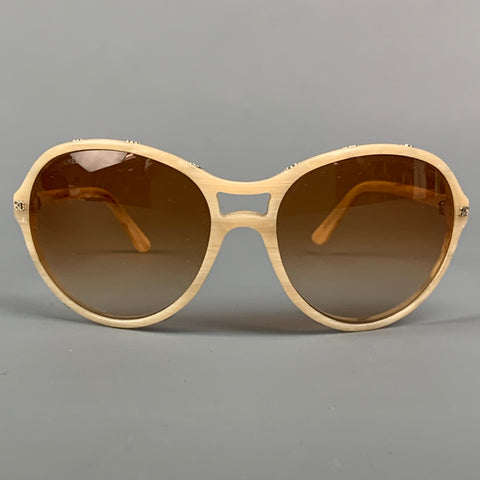 CHANEL Gafas de sol redondas de acetato con tachuelas en beige