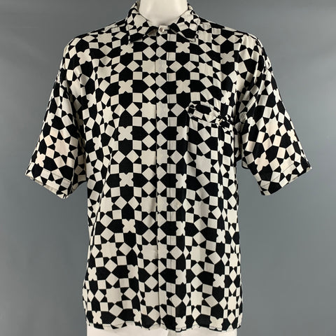 VERSUS par GIANNI VERSACE Taille M Chemise à manches courtes en rayonne géométrique blanc noir