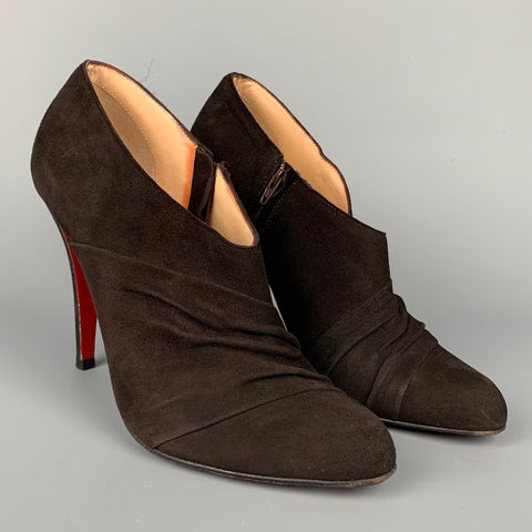 CHRISTIAN LOUBOUTIN Talla 7 Botas fruncidas de ante marrón oscuro