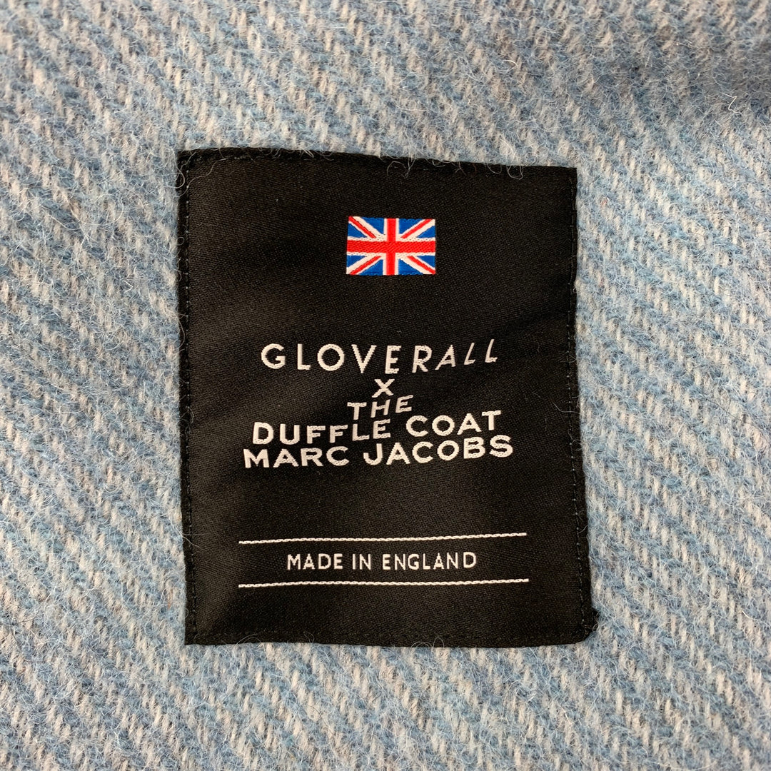 MARC JACOBS x GLOVERBALL Trenca de lana azul claro con cierre de palanca Talla XL