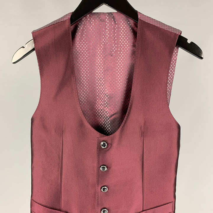 DOLCE &amp; GABBANA Taille 34 Gilet boutonné en soie bordeaux