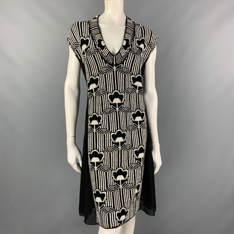 PRADA Otoño '21 Talla 2 Vestido con cuello en V de punto de seda y lana crepé floral negro y blanco roto