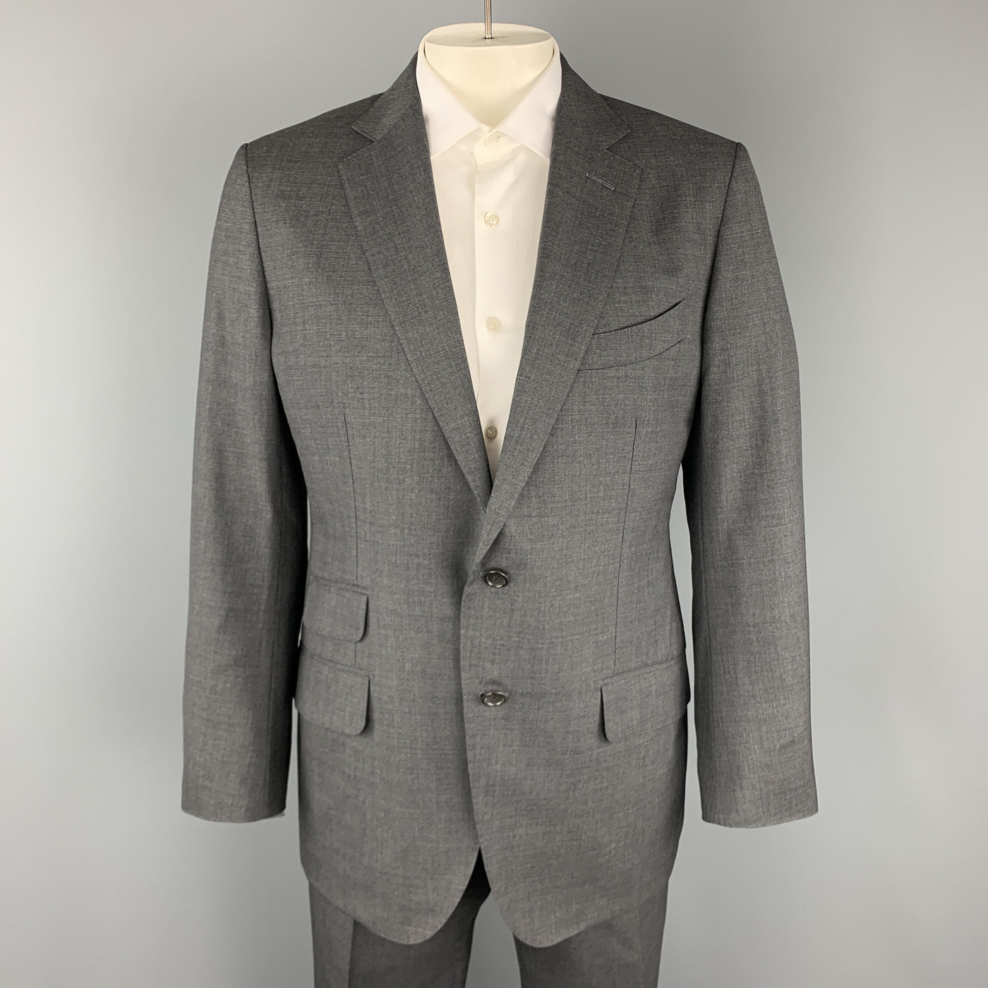 TOM FORD Size 44 Dark Gray Wool Notch Lapel Cuffed Leg Suit