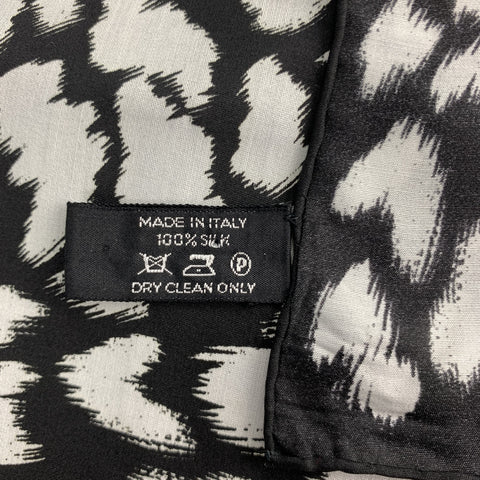 TOM FORD Black & White Spot Print Silk Pocket Square