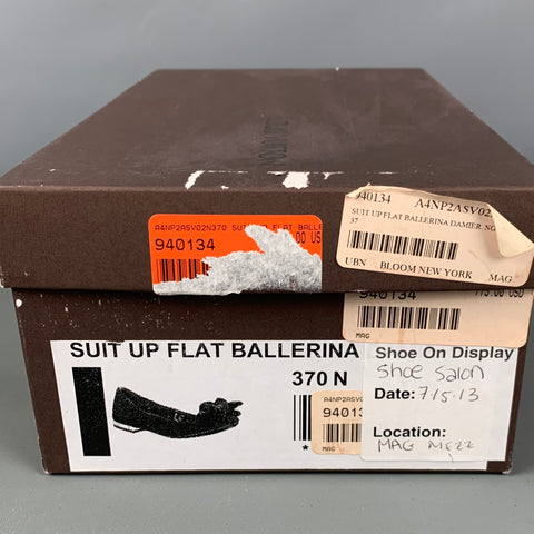 LOUIS VUITTON Talla 7 Bailarinas a cuadros de terciopelo negro