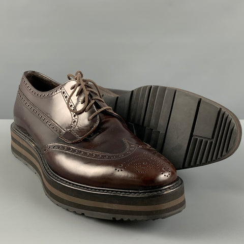 PRADA Taille 8.5 Chaussures à lacets en cuir perforé marron