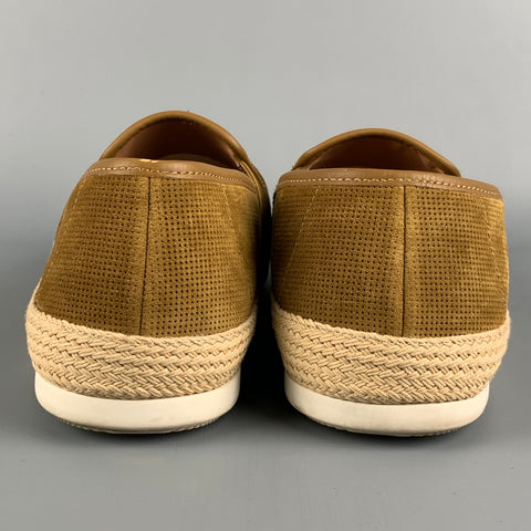 VINCE Talla 10.5 Mocasines sin cordones de ante perforados beige
