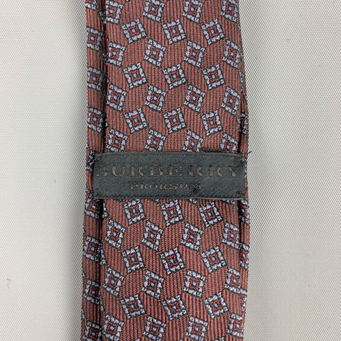 BURBERRY PRORSUM Corbata ajustada con estampado de seda marrón