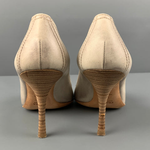 Zapatos de tacón peep toe jaspeados de cuero beige talla 7 de PRADA