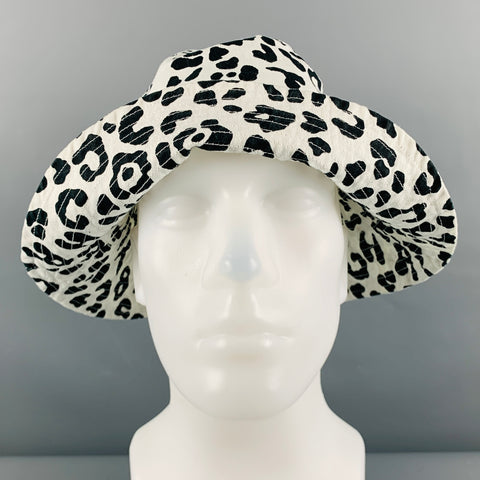 VYNER Size S Black White Animal Print Cotton Canvas Bucket Hat