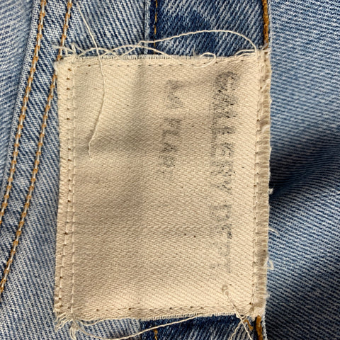 DÉPARTEMENT GALERIE. Taille 26 Jean évasé unique lavé en denim bleu clair redessiné