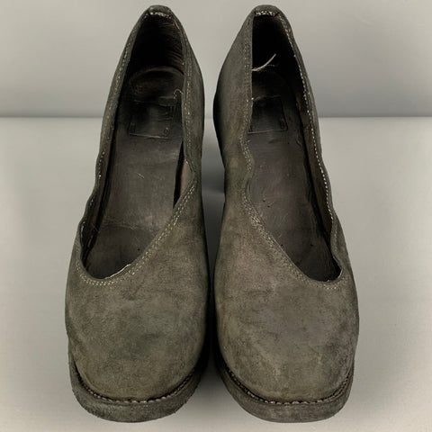 Zapatos de tacón desgastados de cuero color carbón GUIDI talla 8