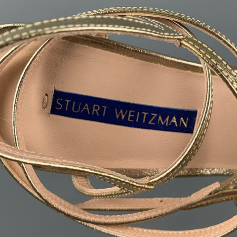 STUART WEITZMAN Sandalias con tira al tobillo de cuero dorado talla 8