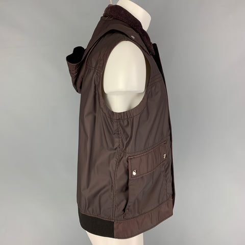 ERMENEGILDO ZEGNA Chaleco con capucha desmontable de lana revestida Burdeos Talla 40