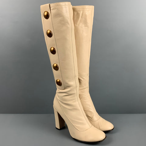 MARC JACOBS Talla 7.5 Botas de tacón grueso con tachuelas de cuero color crema