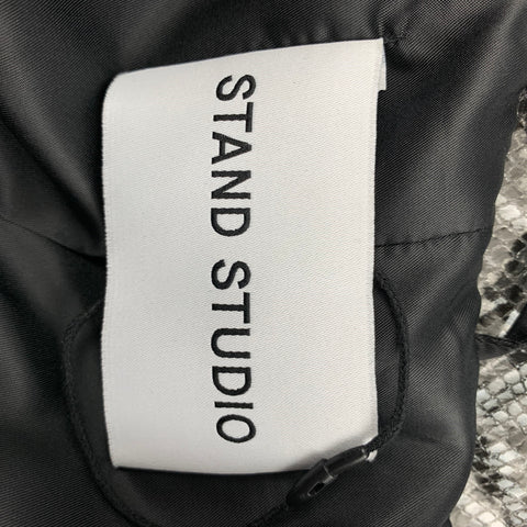 STAND STUDIO Talla M Abrigo con solapa de muesca con estampado de piel de serpiente en mezcla de poliéster gris y negro