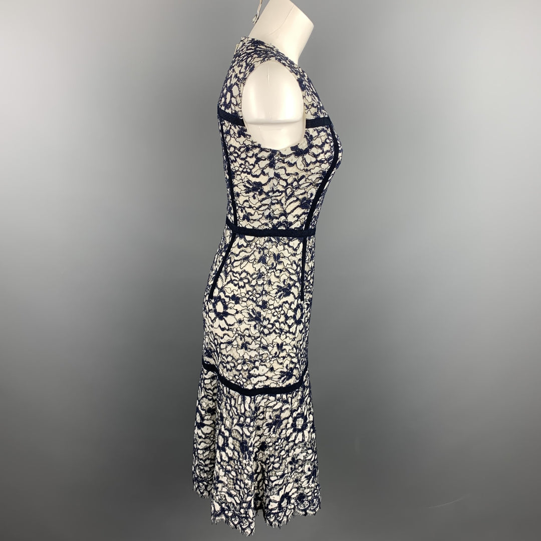 CAROLINA HERRERA Size 2 Navy & White Lace Cotton Blend Sheath Dress