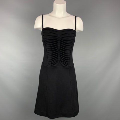 ISABELLA TONCHI Taille 4 Robe trapèze plissée en velours noir