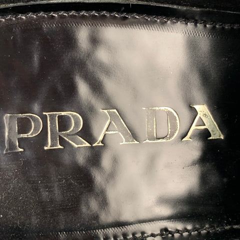 PRADA Taille 9 Chaussures à lacets en cuir perforé noir