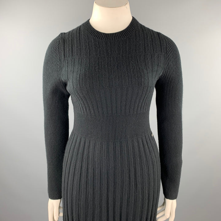 CHANEL Talla 10 Vestido tipo suéter con cuello redondo y lana plisada de punto negro