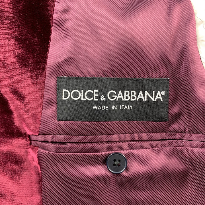 DOLCE & GABBANA Size 44 Burgundy Velvet Notch Lapel Sport Coat
