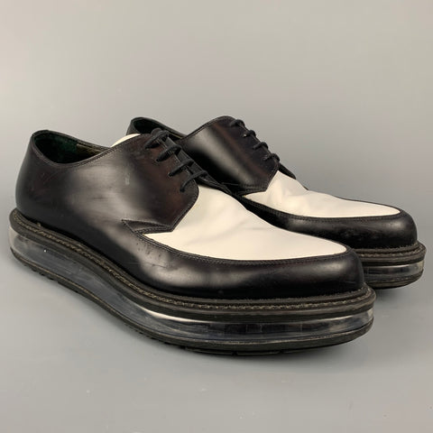 PRADA Taille 9 Chaussures à lacets en cuir color block noir et blanc