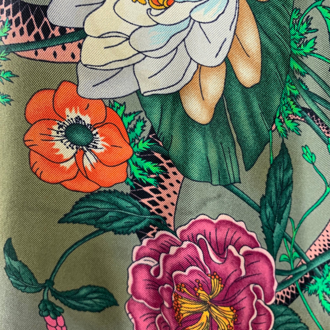 GUCCI Talla XXL Camisa de manga corta Campamento de seda con estampado multicolor verde