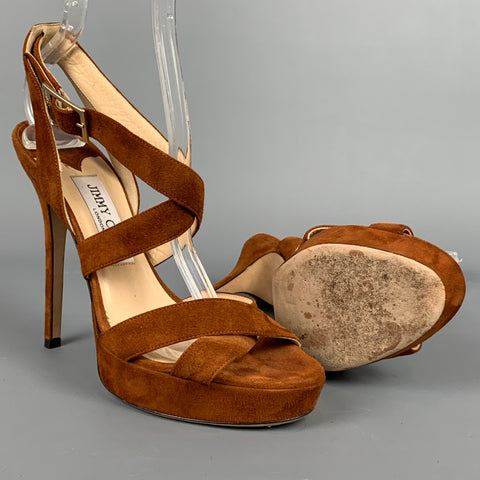 JIMMY CHOO Sandalias de plataforma con tiras de ante color canela Talla 7